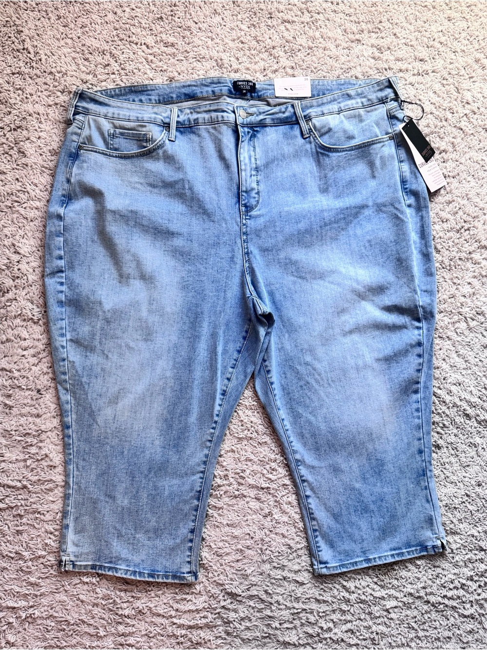 Women’s 28 plus size cropped Straight Leg Jeans in Light Blue Wash